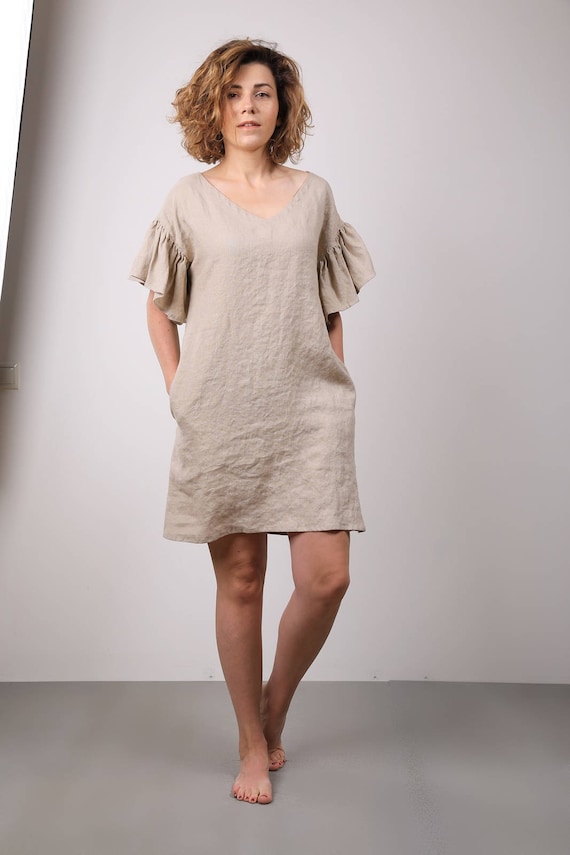 Modern linen tunic dress with ruffles / V neck dress for summer holiday / oversize mini women apparel / summer trend / mini bridesmaid dress