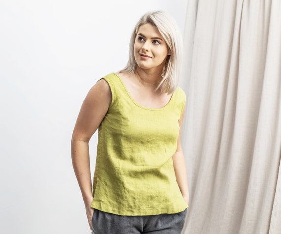 Linen top EVELYN. Casual linen tank top with scoop neck.  Handmade soft linen sleeveless blouse in Pear Green