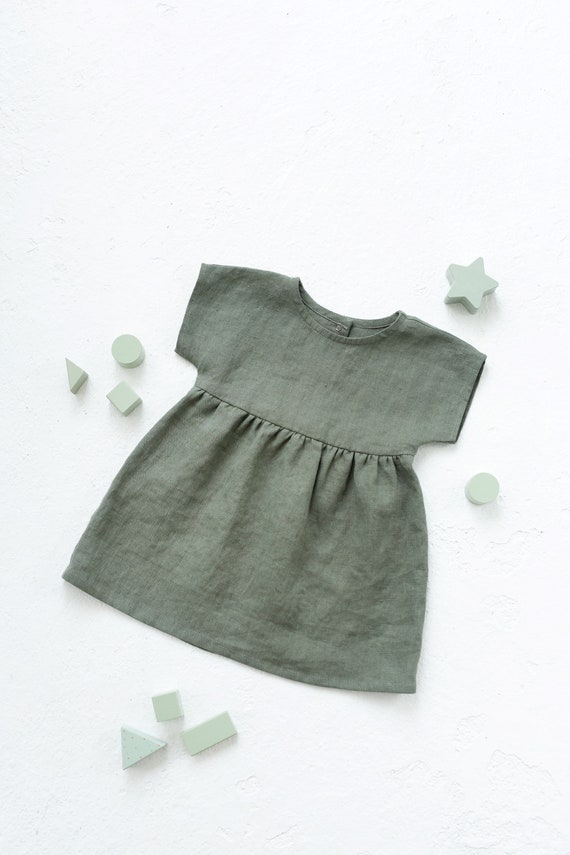 Girls linen dress sleeveless in Olive green color. Linen boho children dresss. Summer dress  for toddlers.