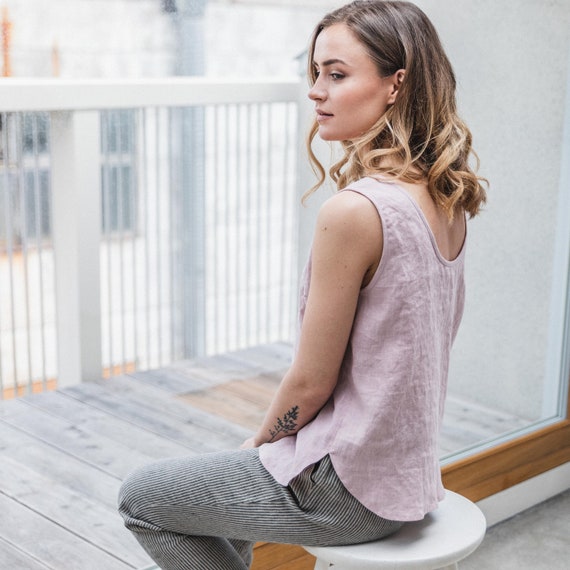 Scoop neck linen blouse EVELYN. Handmade soft linen sleeveless shirt.  Casual linen tank top with scoop neckline and round hemline -  Portugal