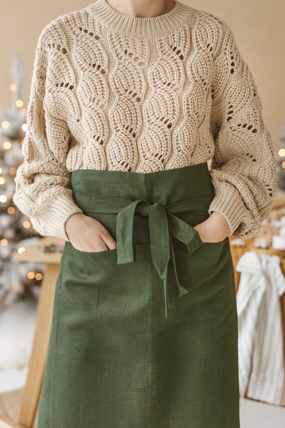 Forest Green Linen Apron. Half long apron. Linen cafe apron. Wrap apron. Garcon apron. Bistro apron. Chef unisex apron. Vendor apron.