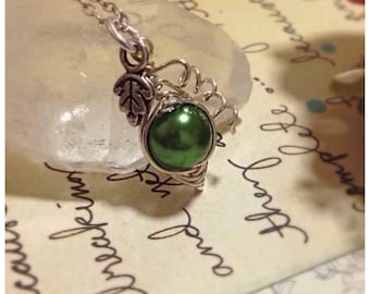 Peapod Necklace, One Pea In A Pod Necklace, Green, Peapod Jewellery, peas-in-a-pod, Peapod, Family, New Mum, Brother, Sister,