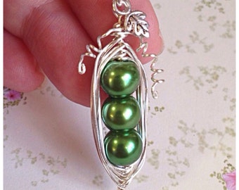 3 Peas In A Pod, Peapod Jewellery, Silver Pea Pod, Mom Necklace, Mothers Day Gift, Mom Necklace, Family Jewellery, Pea Pod Jewelry, Pearl