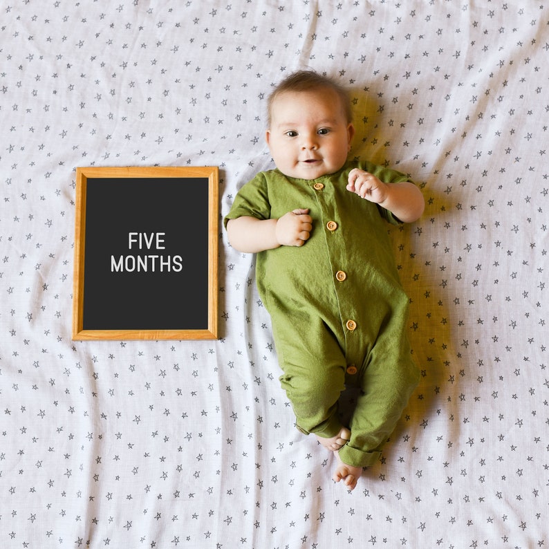 Little one Milestone Indicator, Boy or girl Thirty day period Symptoms Printable, Youngster Initially Yr Signal, Boy or girl shower present, Infant picture prop, Gender impartial, 5x7 and 8x10 photograph about Printable Baby Month Signs titled Kid Milestone Signal, Boy or girl Thirty day period Indicators Printable, Kid Very first 12 months Indication, Kid shower reward, Little one image prop, Gender impartial, 5x7 and 8x10