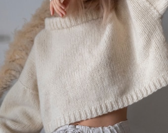 Hand Knitted Cropped Jumper from Undyed Organic Yarn. Pure Wool Boxy Sweater. Minimalist Crop Pullover. Off White Chunky Wool Jumper