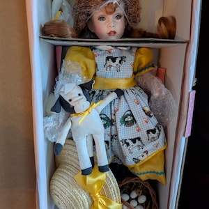 Vintage Paradise Galleries Treasury Collection Molly MacDonald Adorable Doll in Original Box