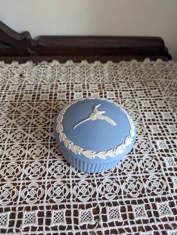 Antique Lovely Wedgwood Made in England Box - image 7