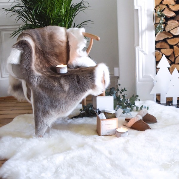Premium Reindeer Hide Throw & Rug - Ethically sourced - Naturally large