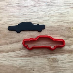 Classic Car Cookie Cutter – Vintage Automobile Shape for Birthday Parties, Car Shows, and Retro-Themed Baking