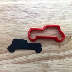 Retro Car 101 Cookie Cutter – Classic Vintage Car Shape for Birthday Parties, Retro Events, and Nostalgic Baking Fun