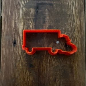 Semi Eighteen Wheeler Shape Cutter – Big Rig Truck Cookie or Fondant Cutter for Hauling, Driver, and Transport-Themed Baking