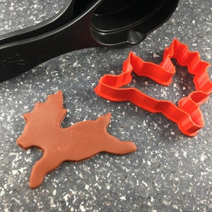 Flying Reindeer Cookie Cutter – Perfect for Christmas, Holiday Baking, and Crafts