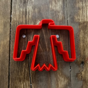 Thunderbird-formutstickare – djärv design för bakning, hantverk och projekt med indiantema eller fantasitema