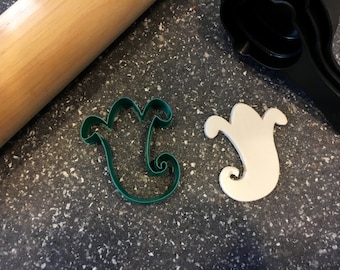 Ghost Cookie Cutter – Spooky Halloween Shape for Haunted House Parties and Fall Holiday Baking