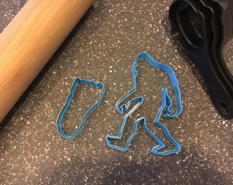 Bigfoot and Footprint Cookie Cutter Set – Fun Design for Baking, Crafts, and Mythical-Themed Projects