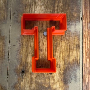 Cortador de galletas en forma de T Varsity