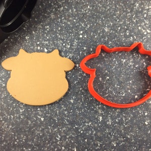 Cow Face Cookie Cutter – Farm Animal Shape for Country, Barnyard, and Western-Themed Baking