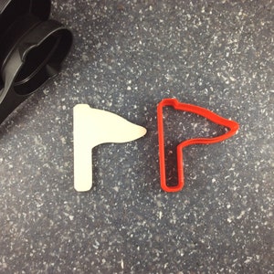 Golf Flag Cookie Cutter – Fun Sports Shape for Golf Tournaments, Father’s Day, and Country Club Party Baking