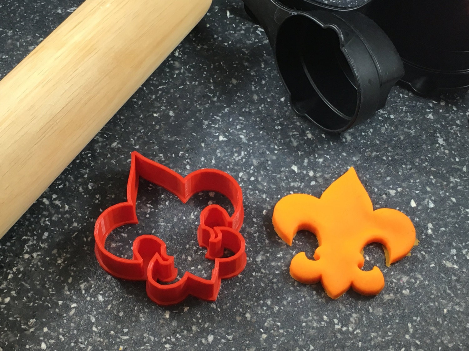 Taglierina per argilla polimerica Fleur de Lis, strumento per gioielli in resina biologica stampata in 3D - Italia