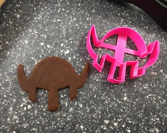 Viking Helmet Cookie Cutter - Norse-Themed Baking Tool for Creative Cookies & Crafts