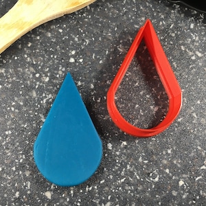 Tear Drop Shape Cutter – Elegant Design for Baking, Crafts, and Creative Projects