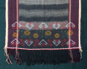 Toba Batak beaded Ulos, fantastic dimensional cloth with warp ikat, supplementary weft weave and bead weaving. Natural and chemical dyes.