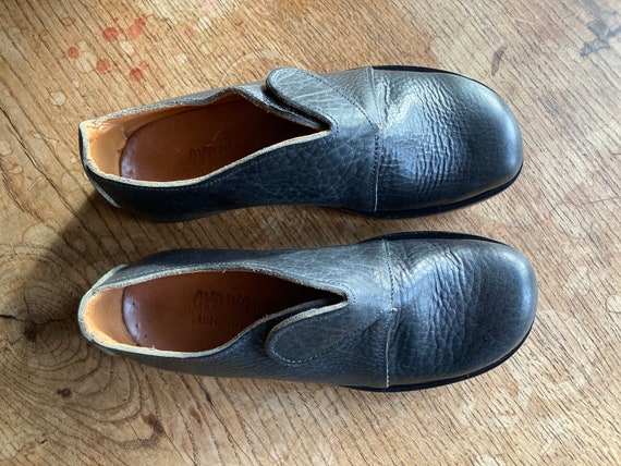 Vintage Cydwoq shoes. Hand made in the US. Size 40