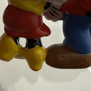 Figura vintage de Disney Mickey y Minnie Mouse abrazándose, Applause Flowers, PVC Figura A imagen 9