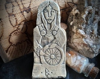 Frigg Statue: Handmade Norse/Viking Goddess of Marriage, Wisdom, and Fate