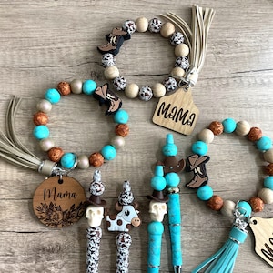 Country western mama women&#39;s Keychain with custom wooden key tags and matching tassel, Keychains, wristlet