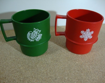 Pair of Vintage Tupperware Holiday Mugs Retro Plastic Christmas Cups Red Snowflake Green Dove