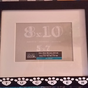 Picture Frame with Dogs Name in paw prints