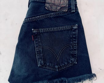Vintage Levi’s 501 Cutoff Shorts • Black Distressed Denim Frayed Hem • Size 26/27