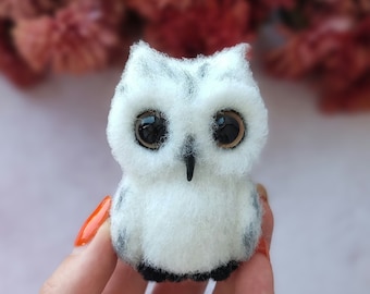 Needle felted owl sculpture Wool felt owl Owl lovers gift Owl souvenir Needle felted bird Owl home decor