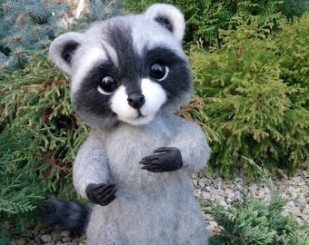 Felted raccoon Needle felted animal Wool felt raccoon Animal gift Needle felted raccoon Felt miniature Wool raccoon felted Animal lover gift