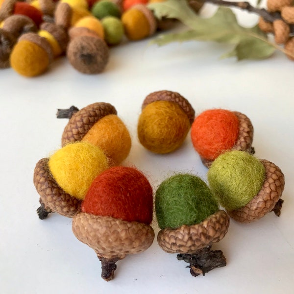 Felted acorns Fall wedding decor Wool felt acorns Thanksgiving decor Fall colors decor Wool acorns Autumn decorations Felt fall decorations