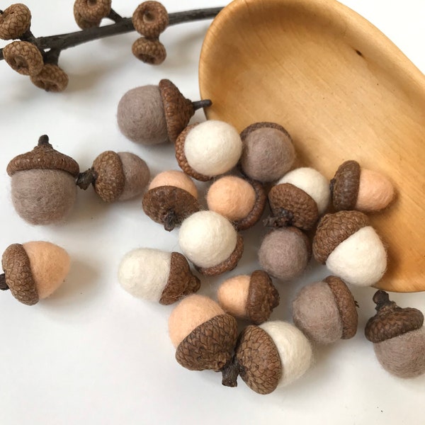 Felted acorns Thanksgiving decor Wool felt acorns Fall decor Wool acorns felted Autumn decor Fall wedding decor Felt acorns