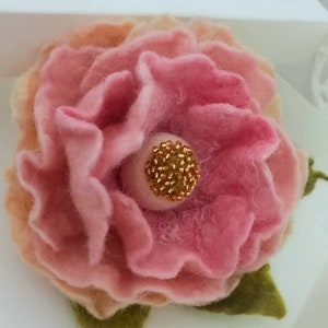 Flower brooch Wool felt brooch Felted flower brooch Gift for women Felt jewelry Wool felt brooch Felt flower brooch Flower pin image 9