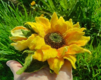 Broche grande de girasol de fieltro, símbolo ucraniano: broche de flor de lana hecho a mano