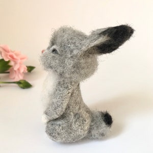 Gefilzte Tiere, nadelgefilzter Hase, Filzkaninchen, nadelgefilzte Tierminiatur, nadelgefilzter Hase, wollgefilzte Skulptur, Geschenk für Mädchen Bild 10