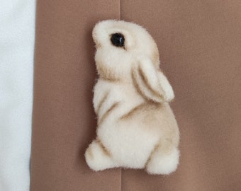 Felted animal pin Bunny brooch Needle felt animal brooch Felted bunny Rabbit brooch Needle felted bunny Felt bunny brooch Needle felt rabbit