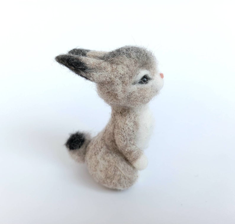 Gefilzte Tiere, nadelgefilzter Hase, Filzkaninchen, nadelgefilzte Tierminiatur, nadelgefilzter Hase, wollgefilzte Skulptur, Geschenk für Mädchen Bild 5