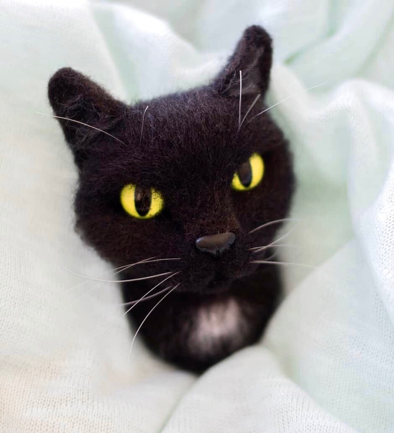 Custom pet portrait Personalized cat brooch Felted cat Pet portrait Cat brooch by photo Needle felted animal Customer made pet Felted cat