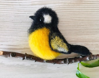 Felted pin Bird brooch Felt brooch Felted bird brooch Bird pin Wool brooch Felted bird Felted jewelry Bird lover gift