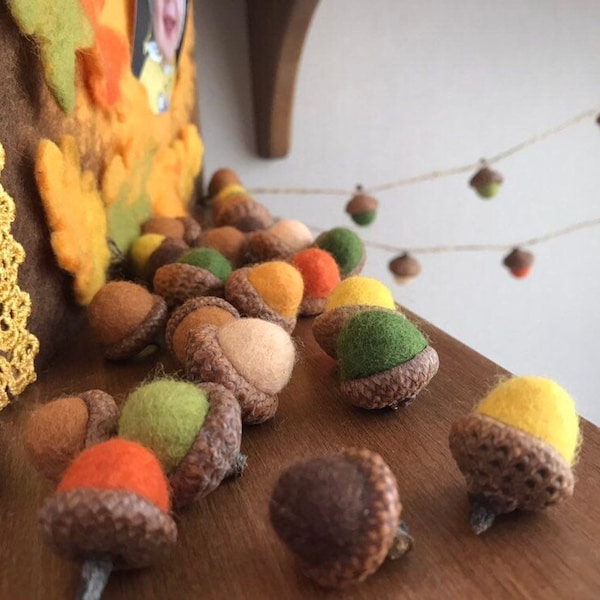 Thanksgiving decor Felted acorns  Set of 30 felt acorns Fall wedding decor Wool acorn Fall decor Acorn ornaments Autumn ornaments Felt decor