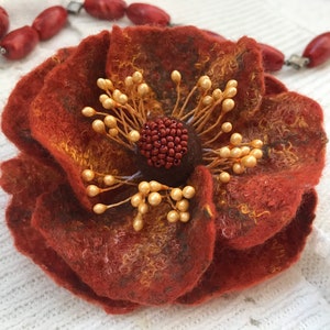 Felted pin Poppy pin Felt brooch Felt flower Felted flower brooch Felted brooch Flowers jewelry Wet felted poppy Mother gift Lady gift