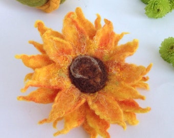 Sunflower pin Felt brooch Felt yellow brooch Flower pin Wool jewelry Summer brooch Mother&#39;s gift idea Ukrainian brooch