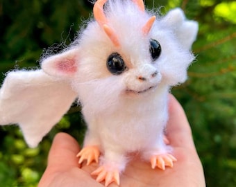 Needle felted dragon, White dragon with wings, Dragon figurine, Fairy dragon felted, Felted fairy hero, Cute present for dragon lover