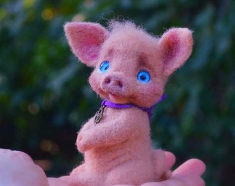 Felted baby pig, Needle felted piggy, Felt pig sculpture, Piggy lover's gift, Needle felted animal miniature, Gift for girl