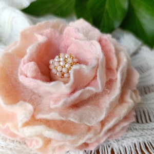 Felted Flower Brooch: Handmade Merino Wool Wedding Pin